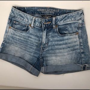 American Eagle Super Stretch Short Shorts Light